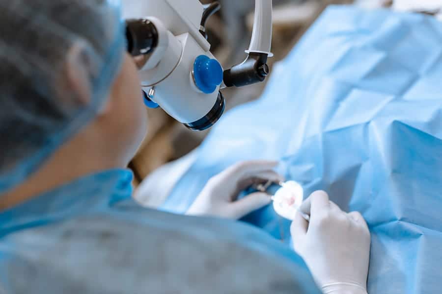 cataracte precautions apres operation cataracte chirurgien ophtalmologue specialiste chirurgie cataracte paris docteur camille rambaud