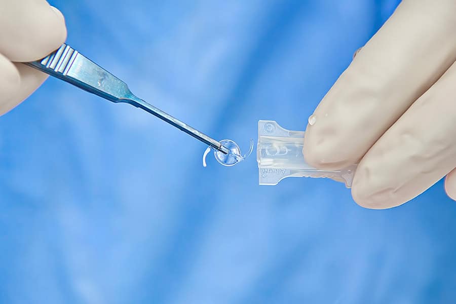 implants multifocaux quels inconvenients dr camille rambaud ophtalmologiste specialiste chirurgie cataracte paris