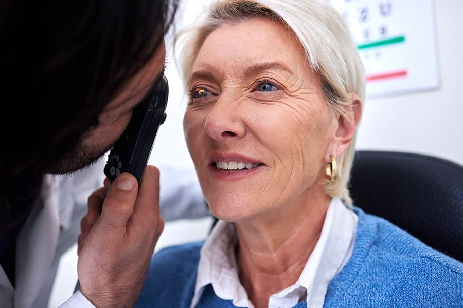 remboursement operation cataracte mutuelle ophtalmologiste specialiste chirurgie cataracte paris docteur camille rambaud