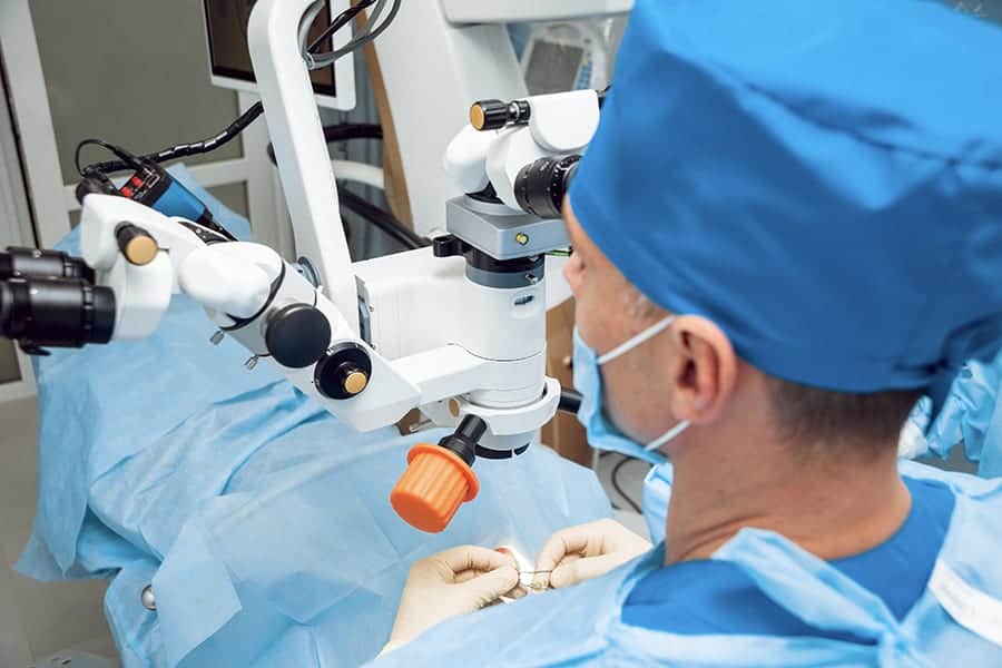 comment eviter cataracte secondaire prevention capsulotomie laser yag chirurgien ophtalmologue specialiste chirurgie cataracte paris dr camille rambaud